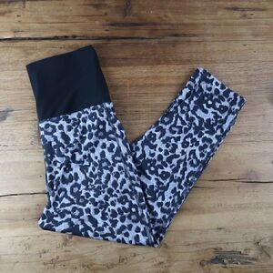 RUBBERDOLL BLACK & GREY LEOPARD PRINT HIGH WAIST CAPRI WORK OUT LEGGINGS SIZE S